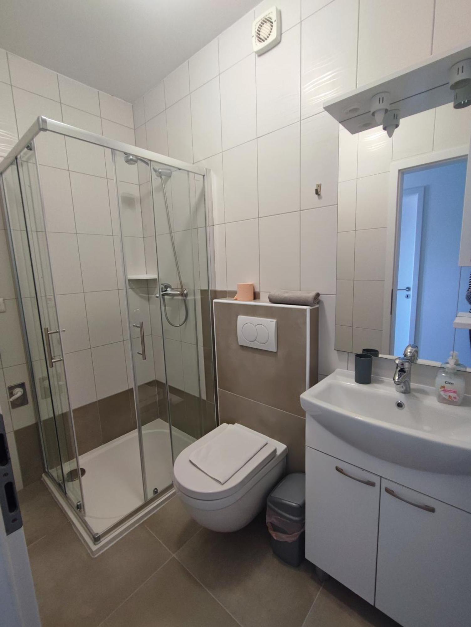 Apartmani Plaza Selce Oda fotoğraf